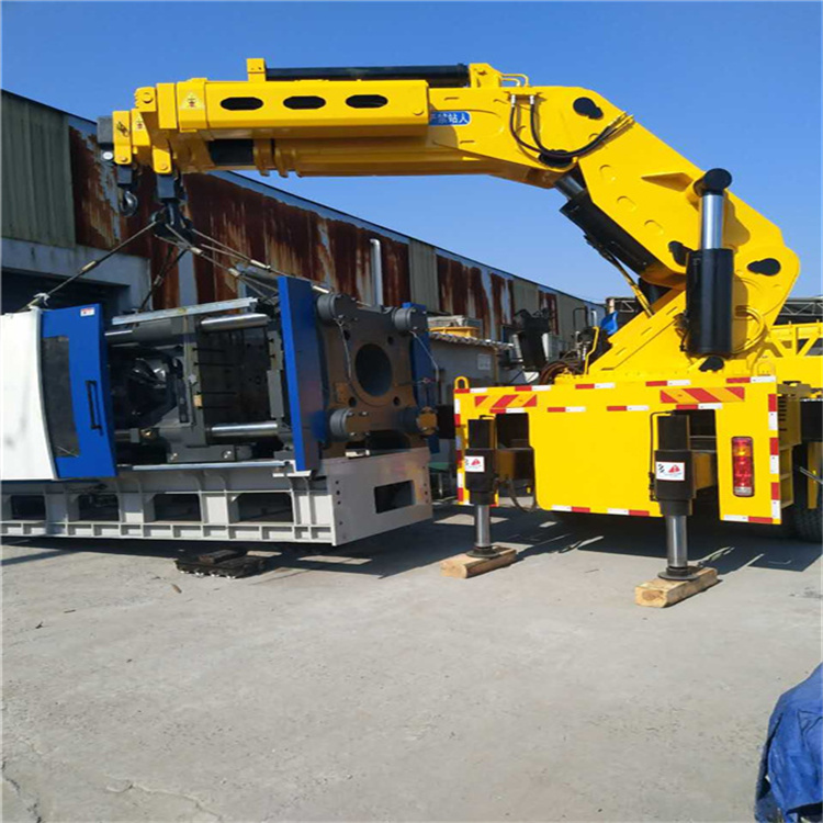 东营 大吨位折臂吊出租费用解析：一小时租赁多少钱