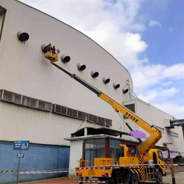 东营高空作业车出租服务：专业广告牌安装解决方案