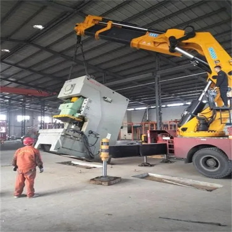 东营80吨折臂吊车出租附近电话